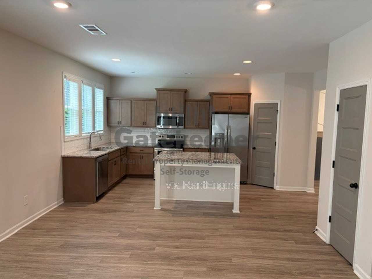 205 Valley View Dr - Photo 6 of 24