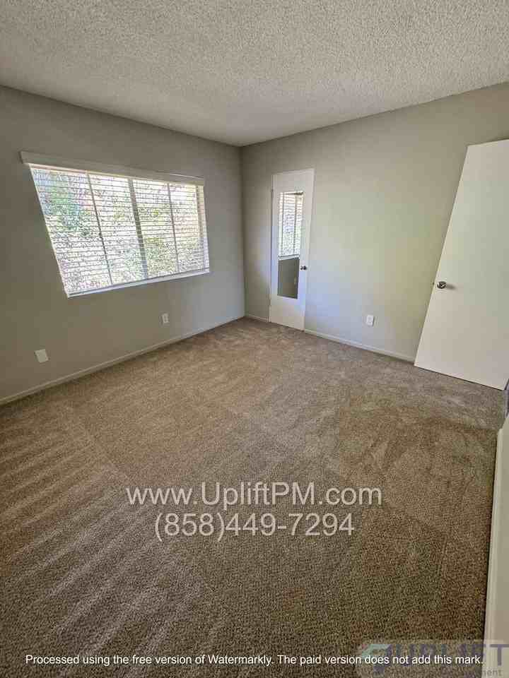 5737 College Ave #U - Photo 6 of 8