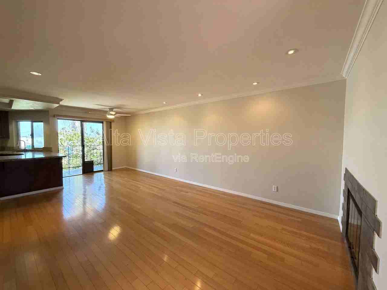 2849 E St #17 - Photo 6 of 20