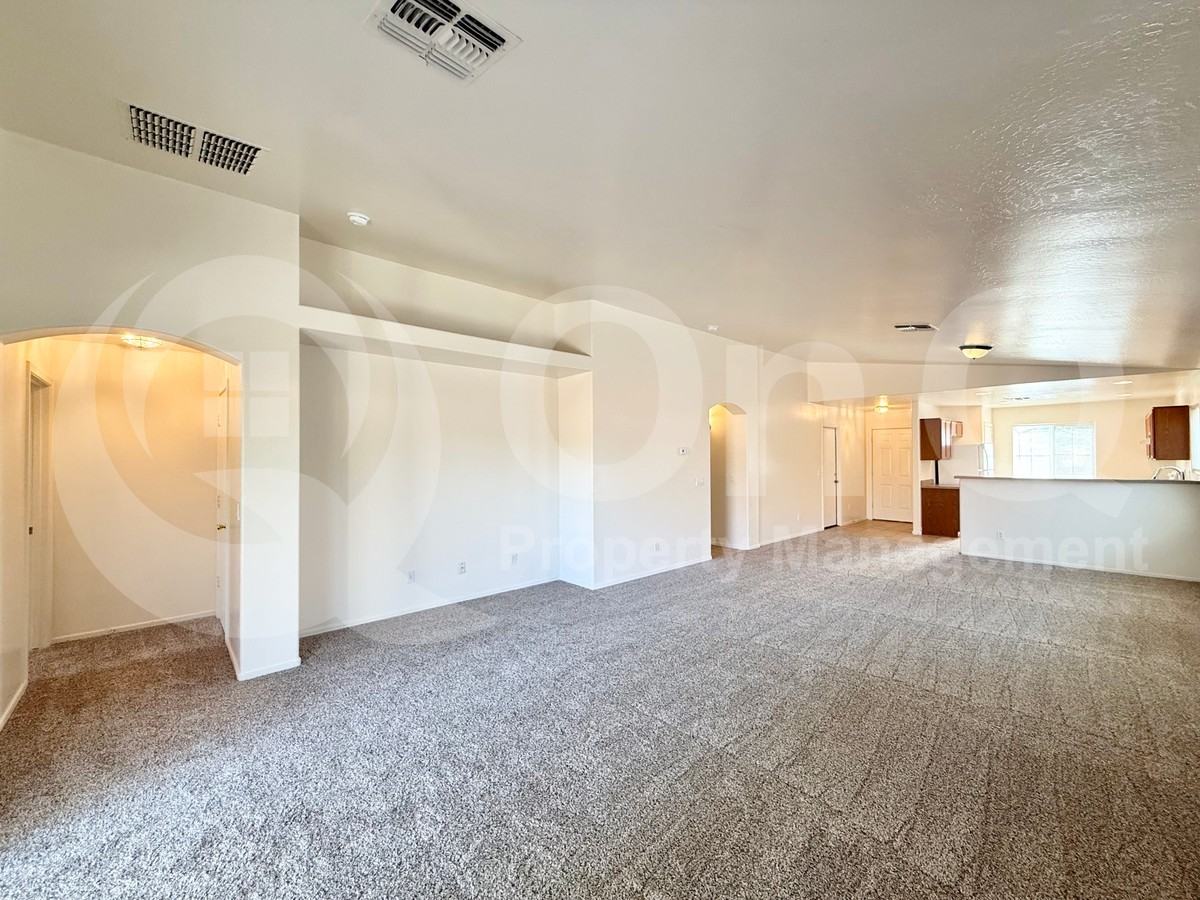 3425 S 95th Dr - Photo 4 of 21