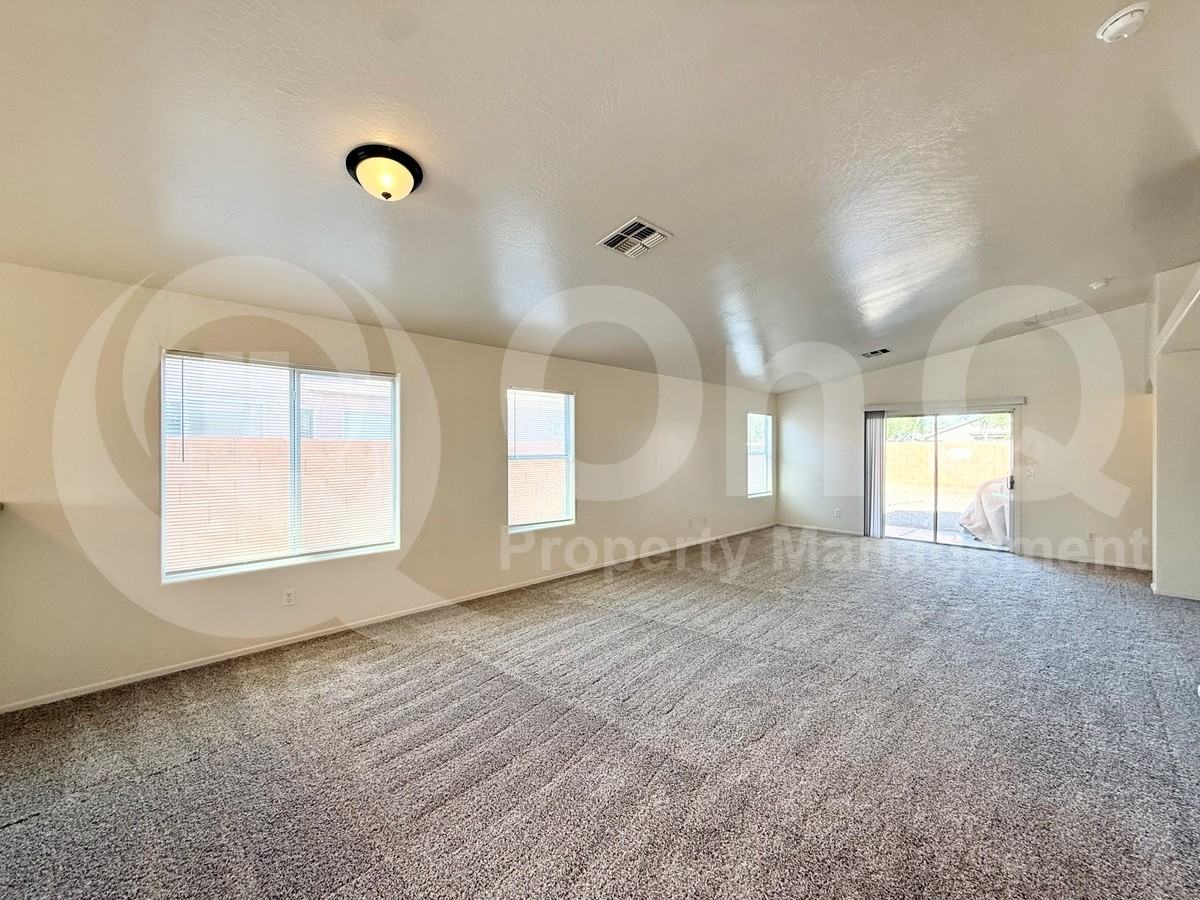 3425 S 95th Dr - Photo 5 of 21