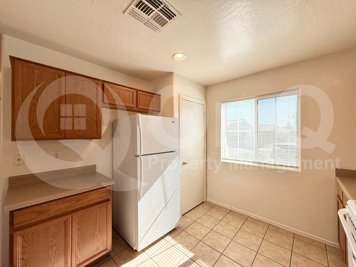 3425 S 95th Dr - Photo 6 of 21