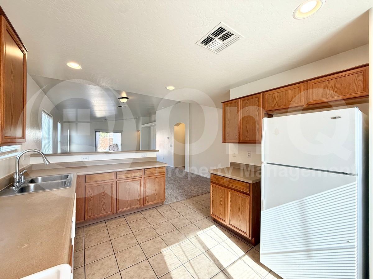 3425 S 95th Dr - Photo 7 of 21