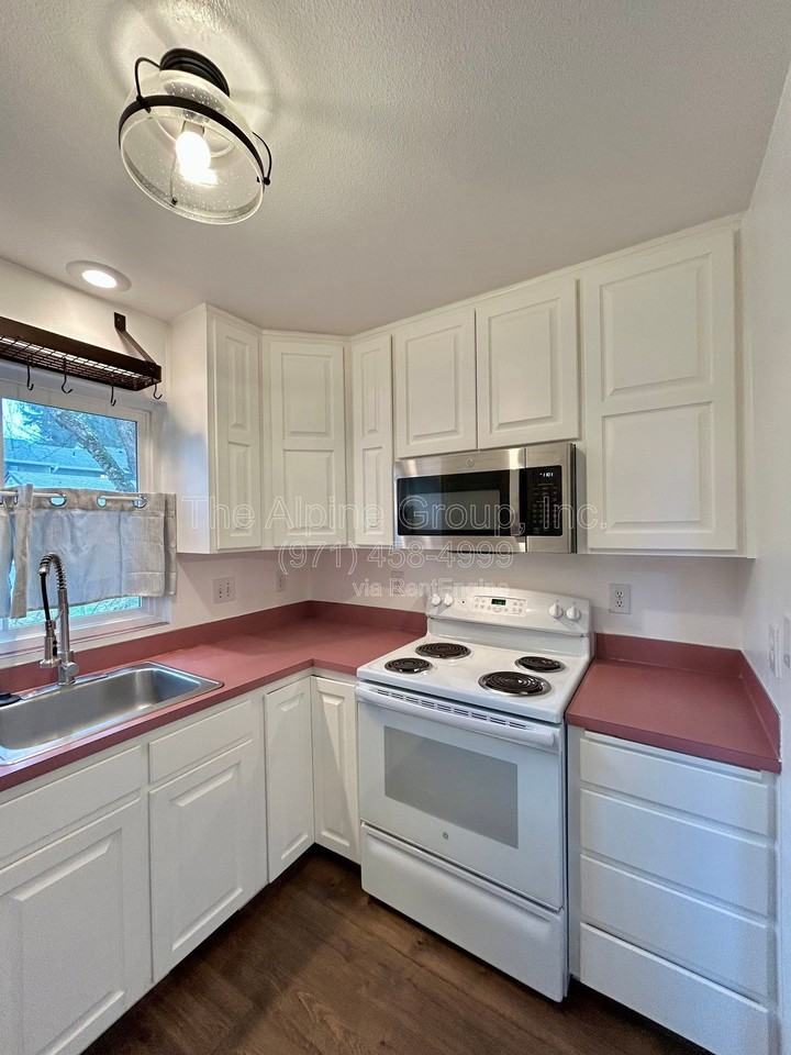 5462 Sw Murray Blvd - Photo 7 of 50