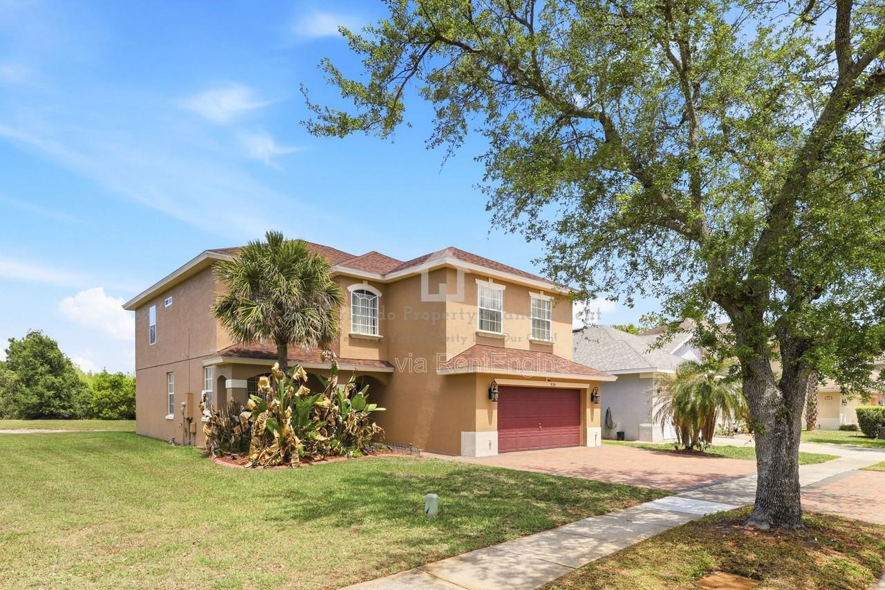 824 Lake Biscayne Way - Photo 4 of 50