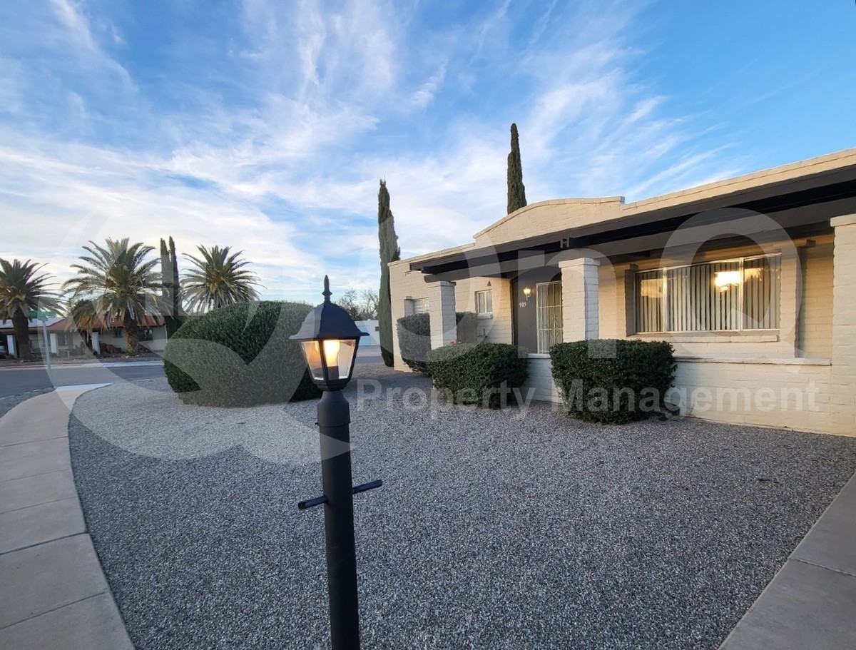 905 S La Bellota - Photo 3 of 14