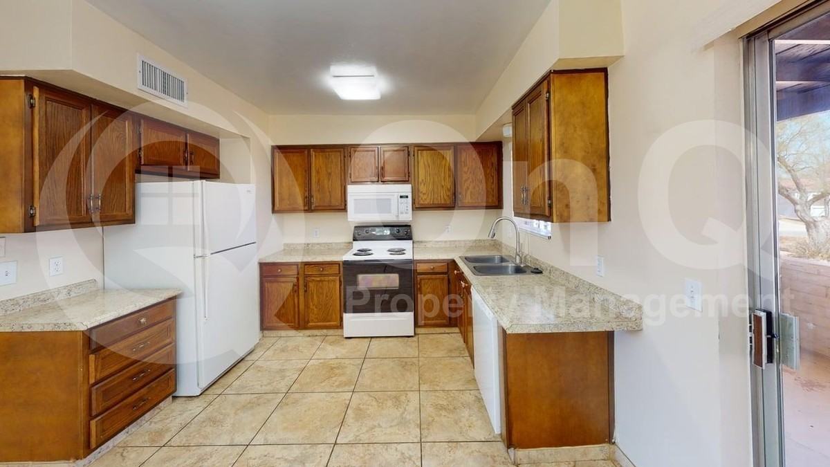 905 S La Bellota - Photo 4 of 14