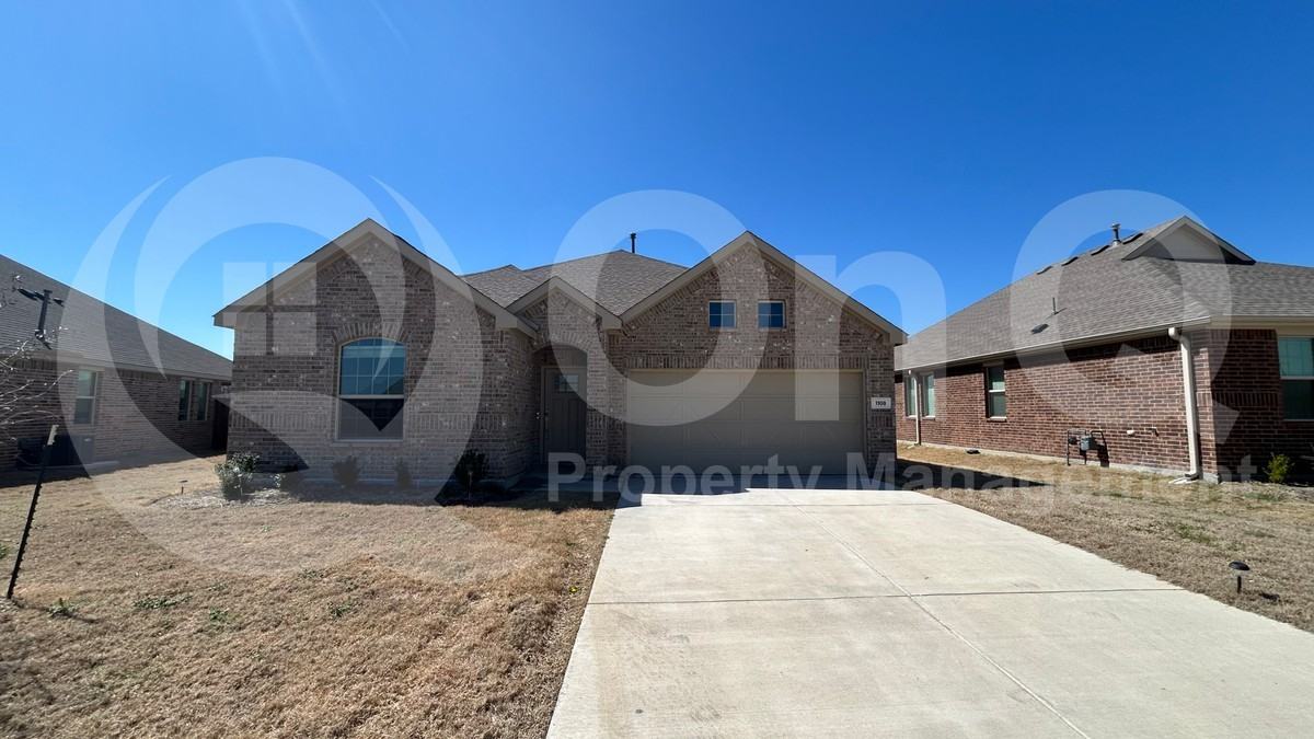 1108 Chip St - Photo 2 of 17