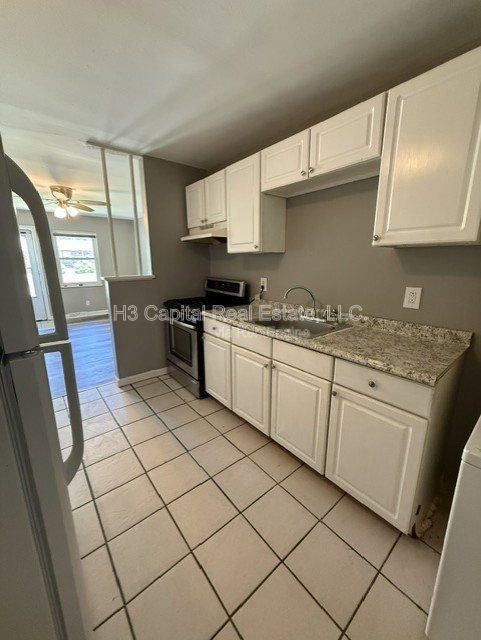 4068 Bruene Ave - Photo 5 of 10