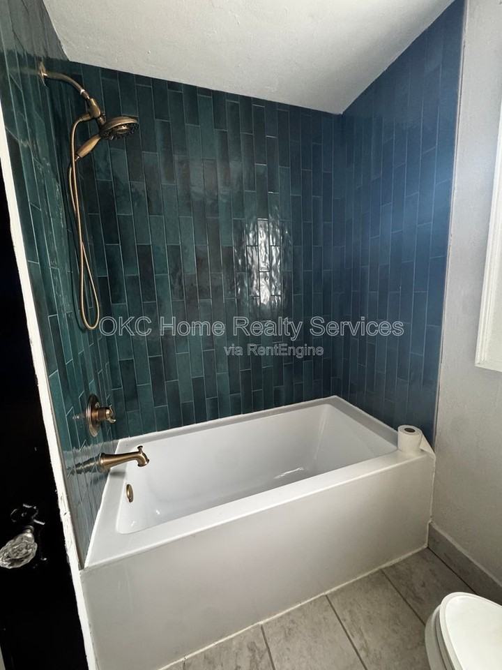 2854 Nw 19th St #2854 - Photo 7 of 13