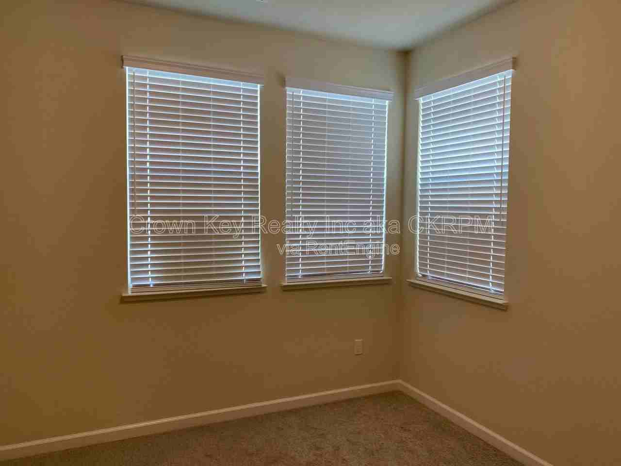 3620 Historic Ct - Photo 3 of 31