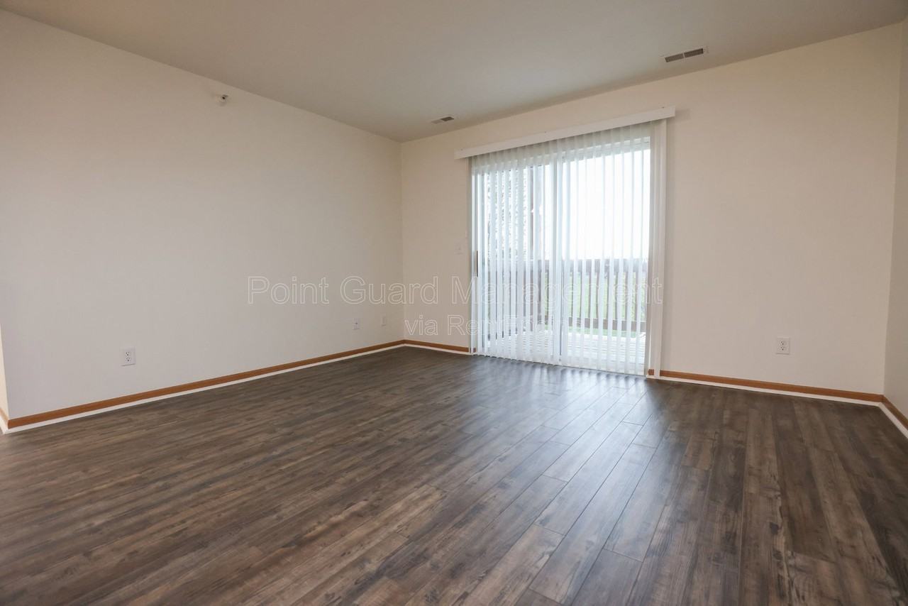 1005 Avenue K #8 - Photo 3 of 24