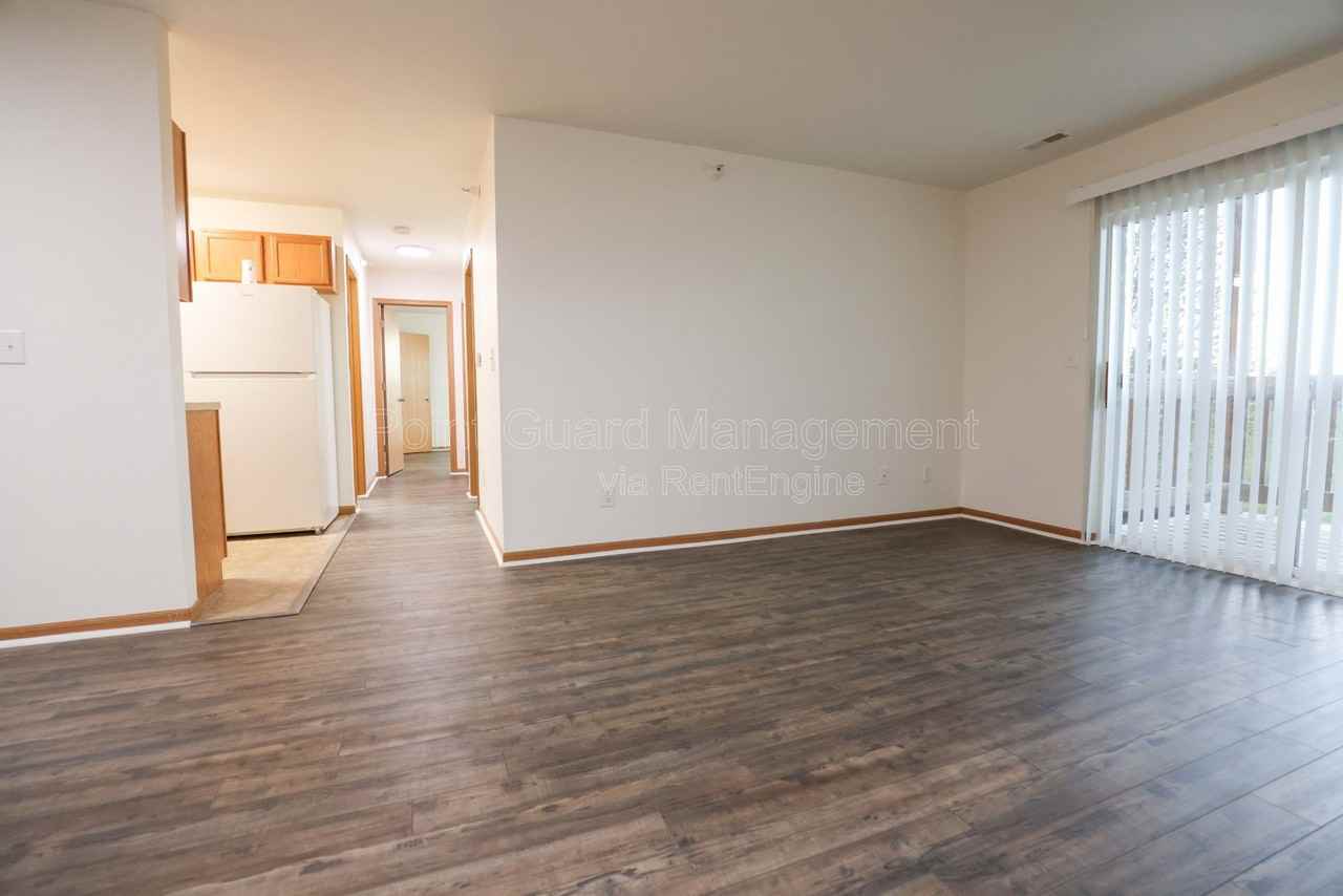 1005 Avenue K #8 - Photo 4 of 24