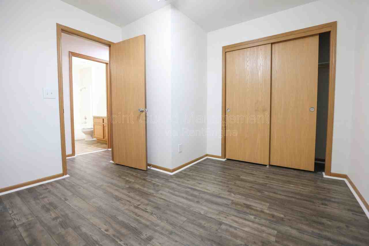 1005 Avenue K #8 - Photo 7 of 24