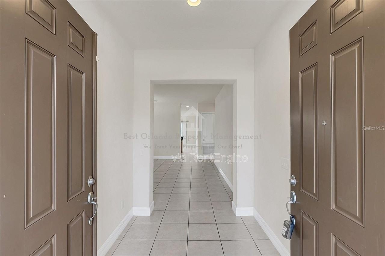 10466 Stapeley Dr - Photo 4 of 38