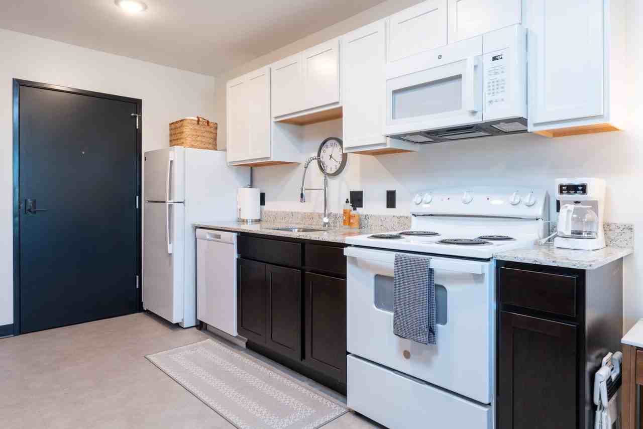 1728 Fairmount St - Photo 7 of 23