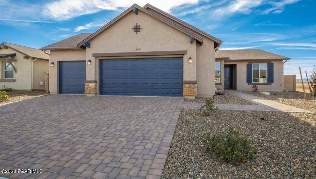 2547 Comet Loop - Photo 2 of 22