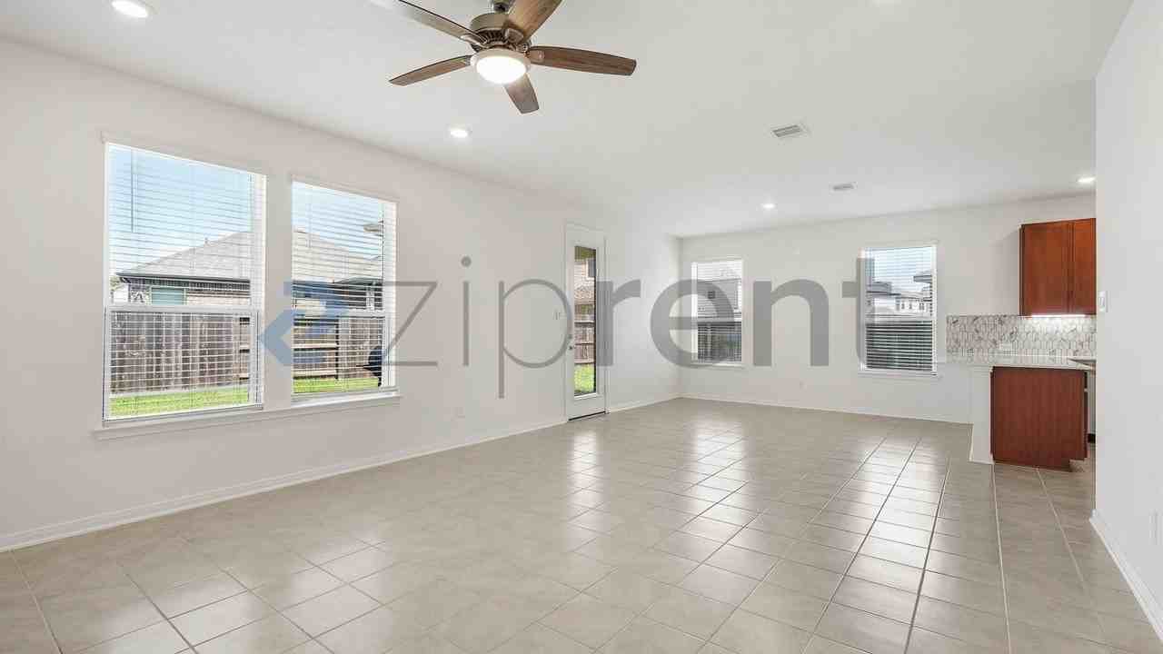 2845 Shimmer Edge Dr - Photo 5 of 28