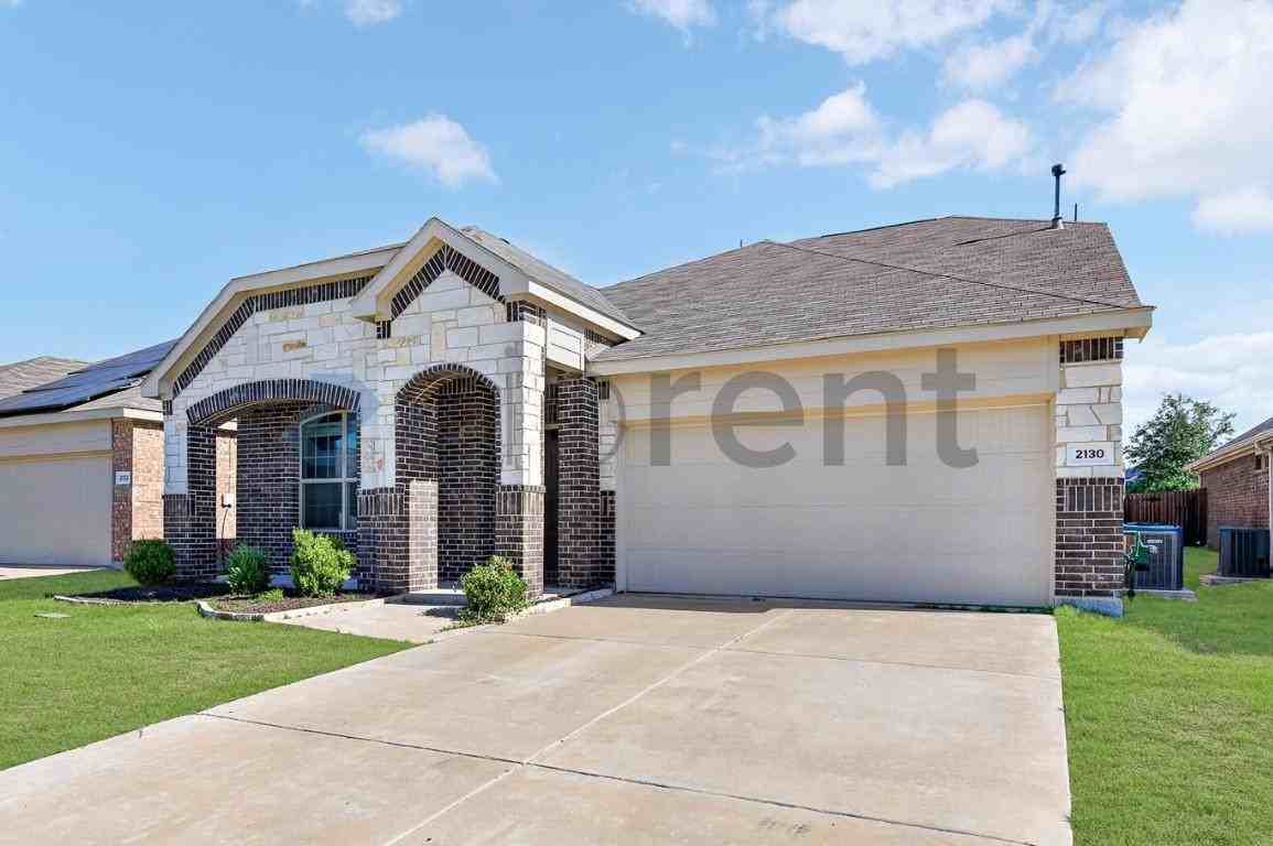 2130 Clarion Dr - Photo 2 of 39