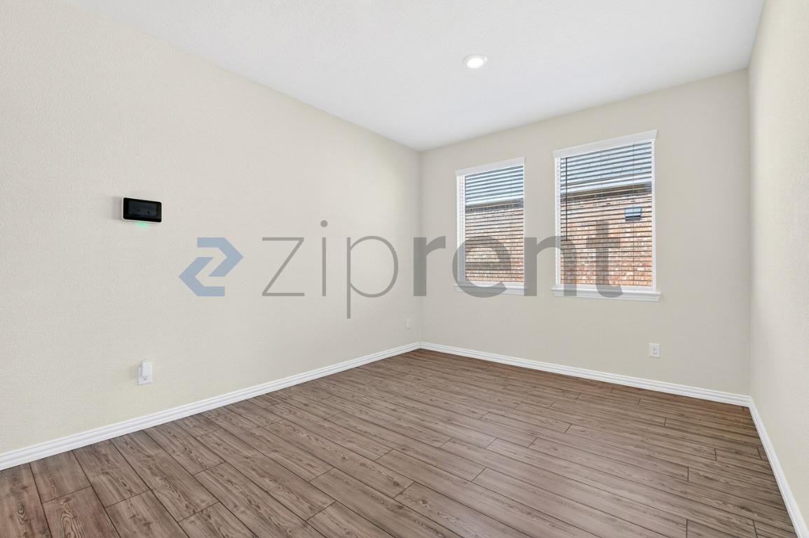 2130 Clarion Dr - Photo 7 of 39
