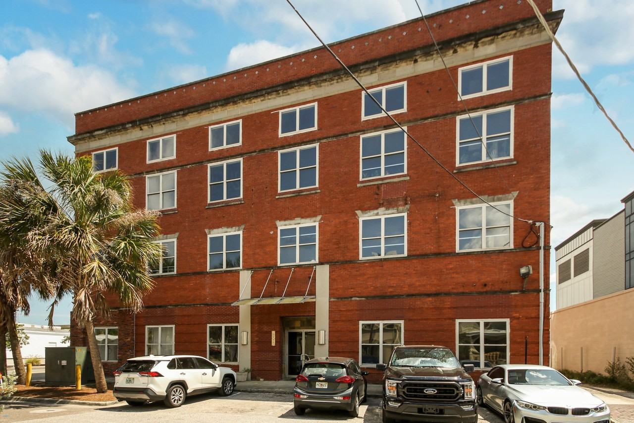 1050 Hendricks Ave #1