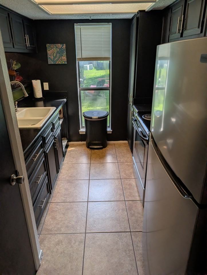 133 Coers Dr #1B - Photo 3 of 15