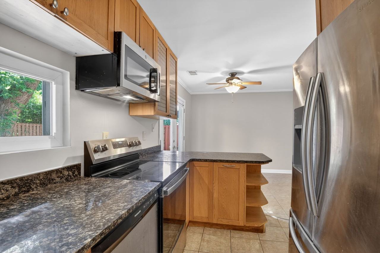 11306 Geddys Ct - Photo 3 of 49