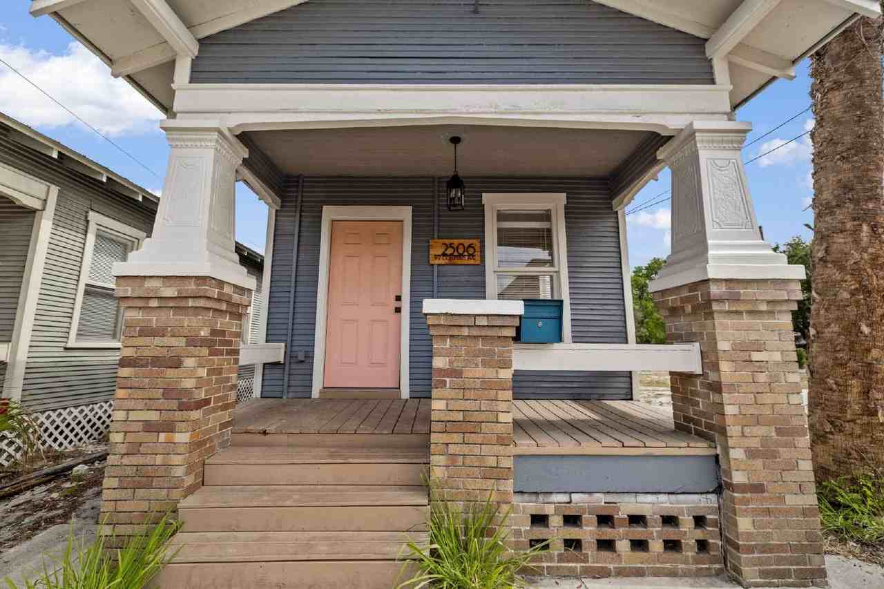 2506 1/2 E Columbus Dr - Photo 2 of 23