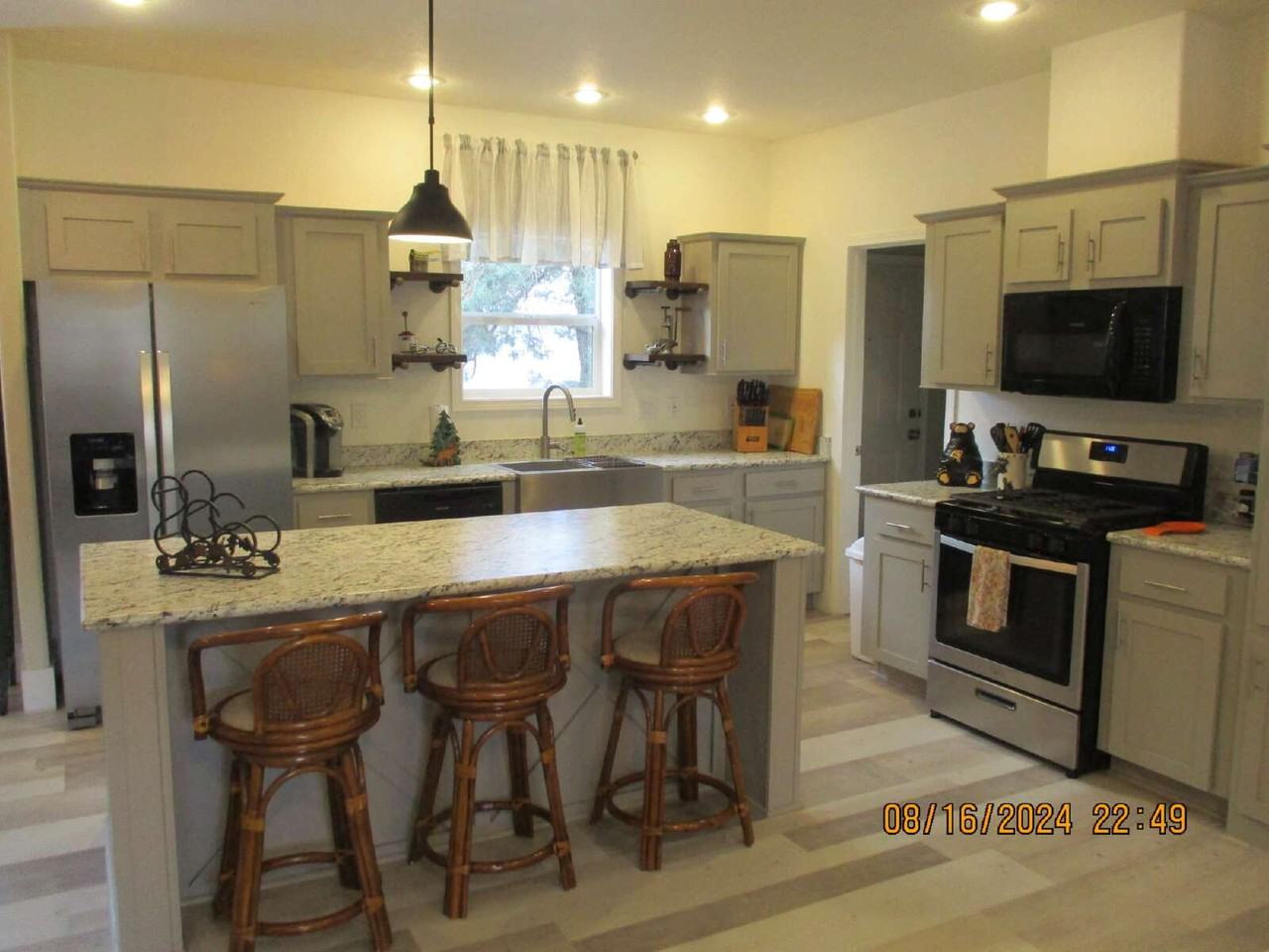 301 N 1st Ave - Photo 2 of 16