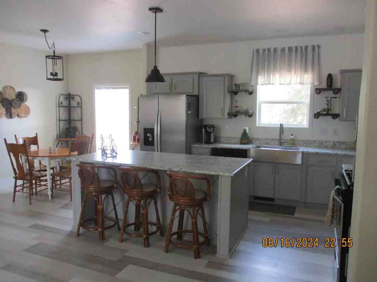 301 N 1st Ave - Photo 3 of 16