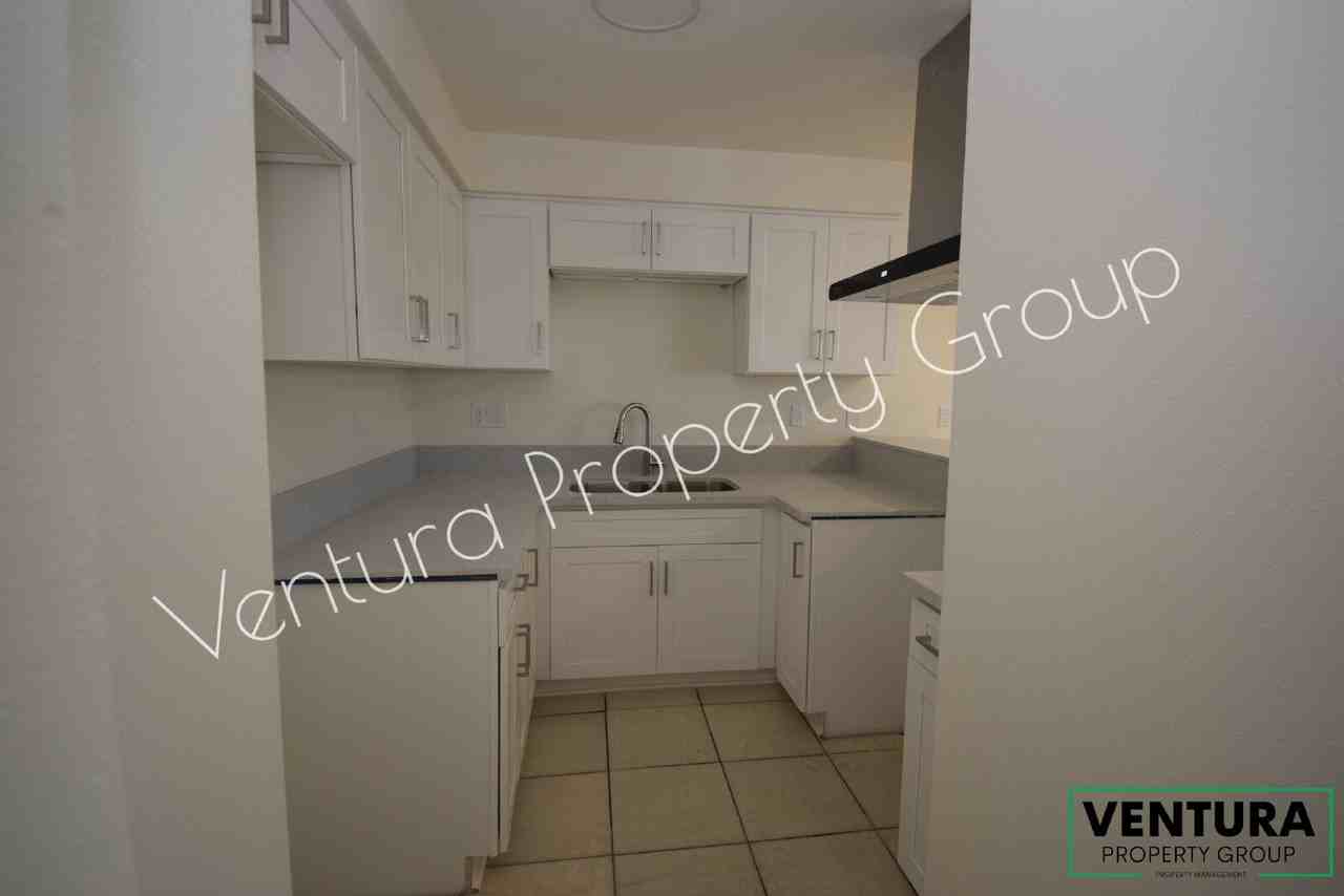 3415 S A St #B - Photo 2 of 6