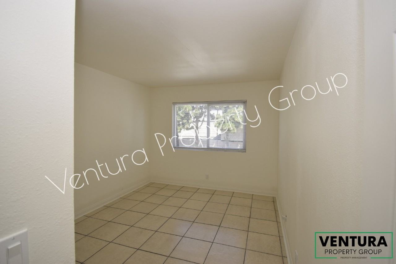 3415 S A St #B - Photo 5 of 6