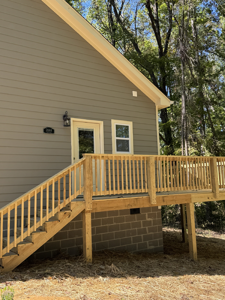 2644 Ladd Dr - Photo 3 of 16
