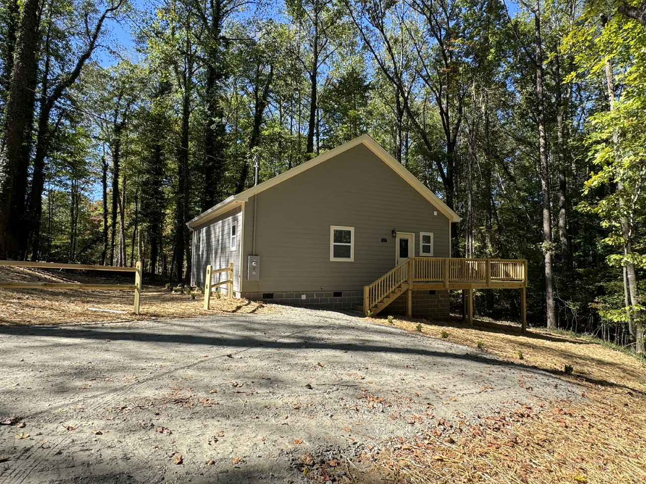 2644 Ladd Dr - Photo 4 of 16