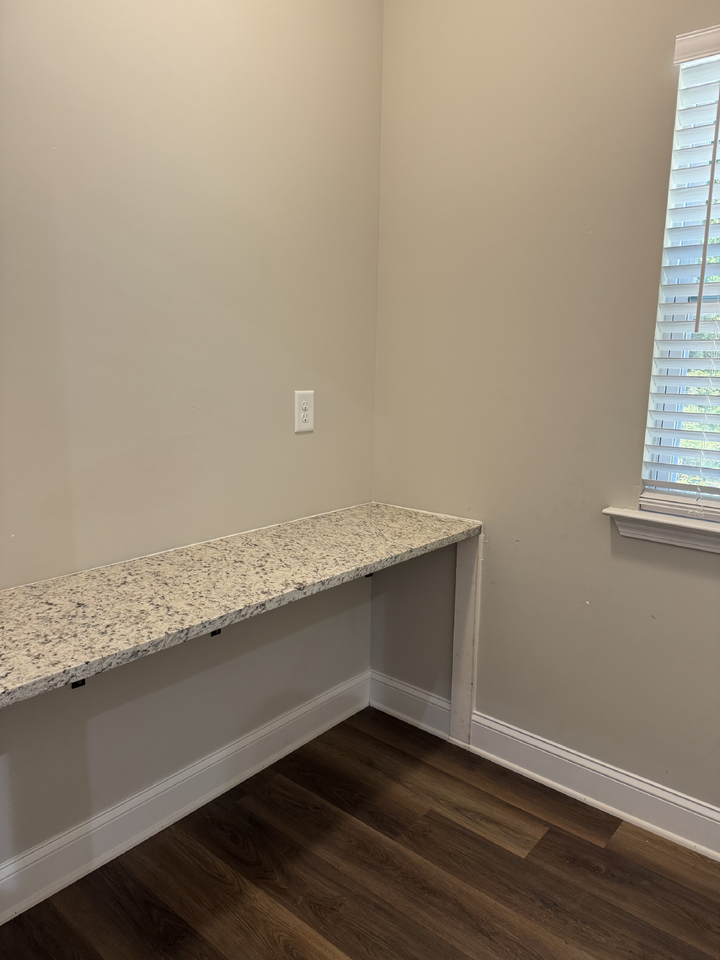 2644 Ladd Dr - Photo 5 of 16