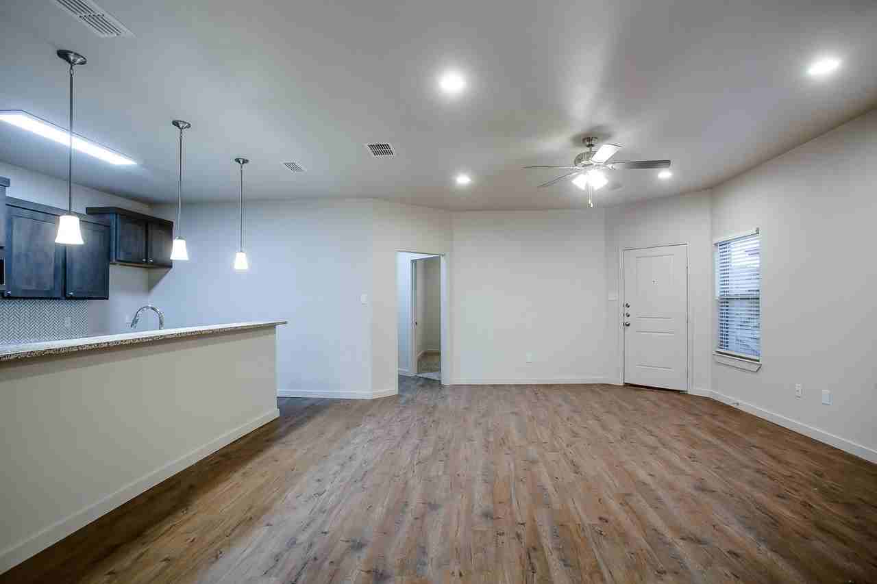 2533 134th St - Photo 4 of 14
