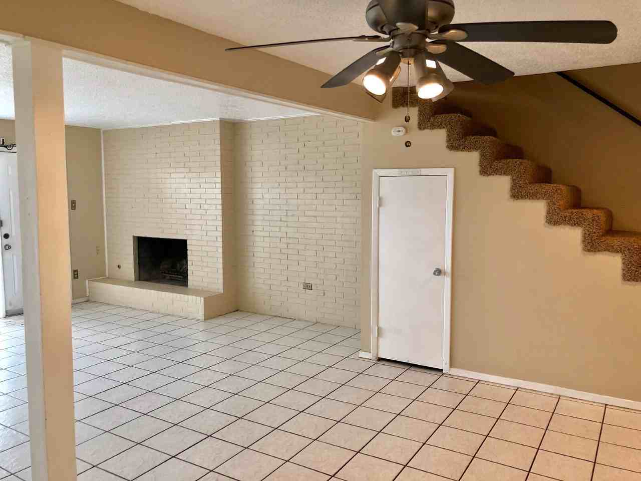 2335 33rd St - Photo 4 of 14