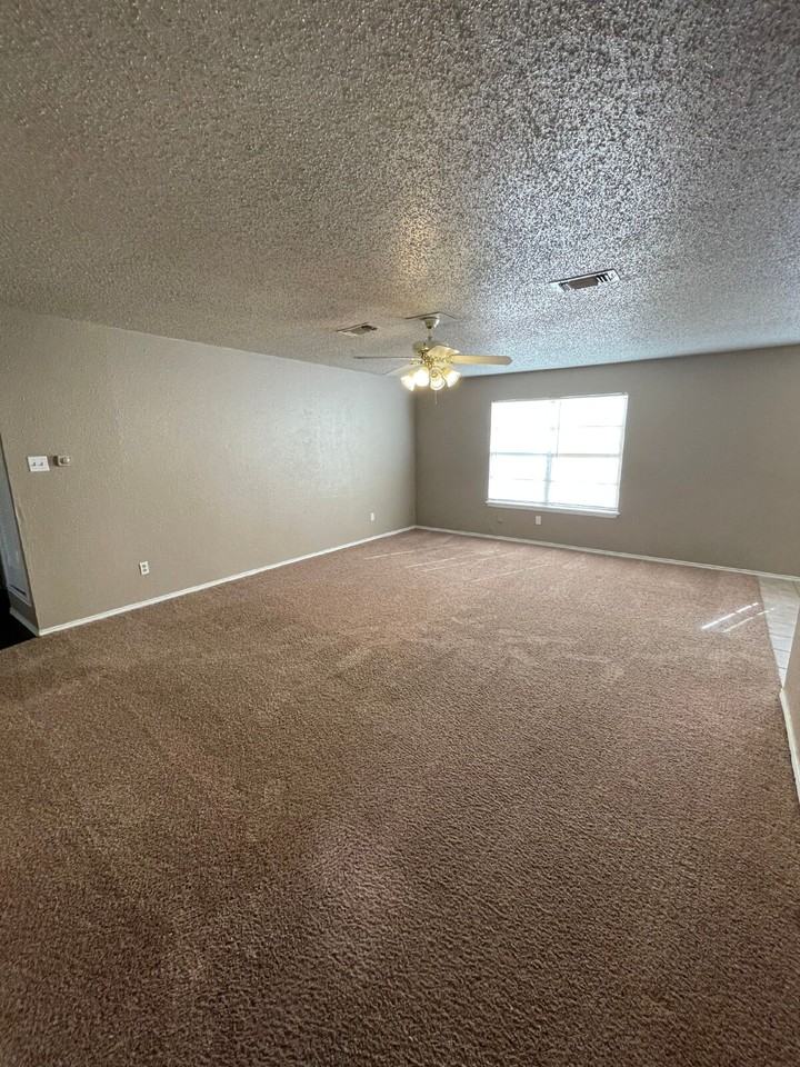 5407 24th St - Photo 2 of 10