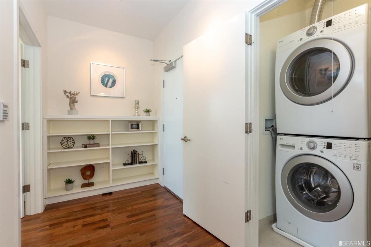 238 Olive St - Photo 6 of 17