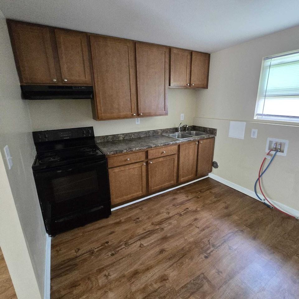 510 Woodard Ave Apt 13a - Photo 2 of 6