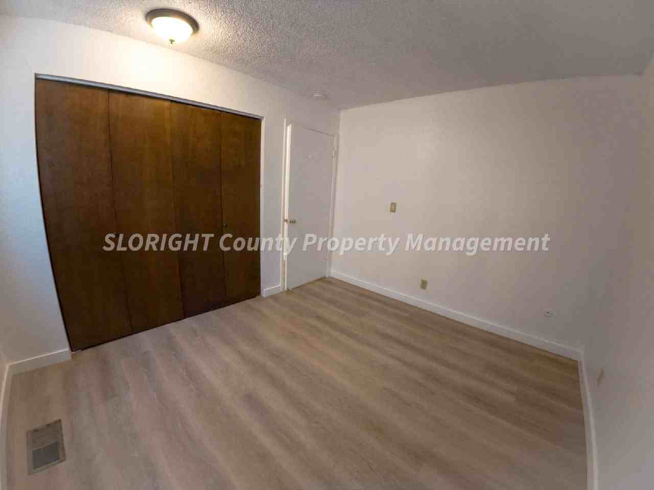 122 Vine St Apt B - Photo 6 of 10