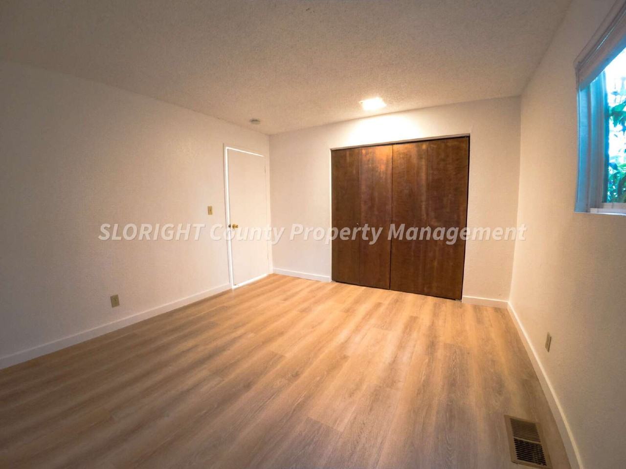 122 Vine St Apt B - Photo 7 of 10