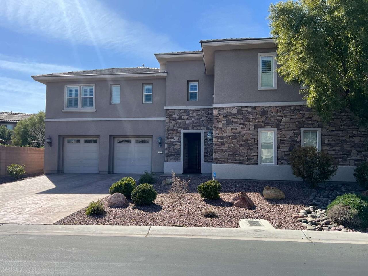 8225 Broad Peak Dr - Photo 3 of 35