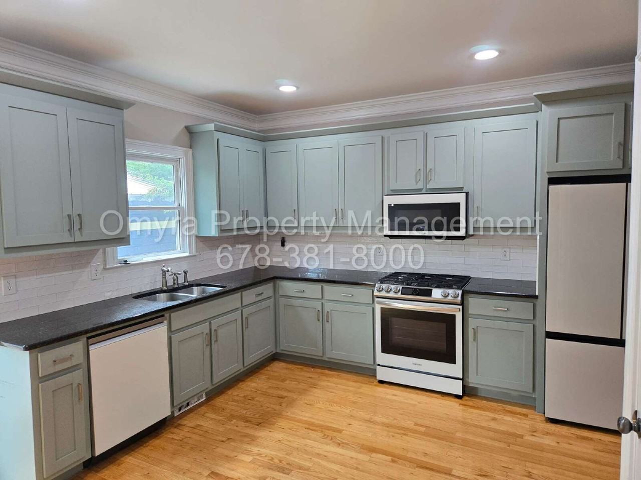 105 Selman St Se - Photo 3 of 17