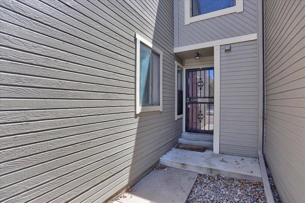 4604 S Fraser Ct #D - Photo 3 of 29
