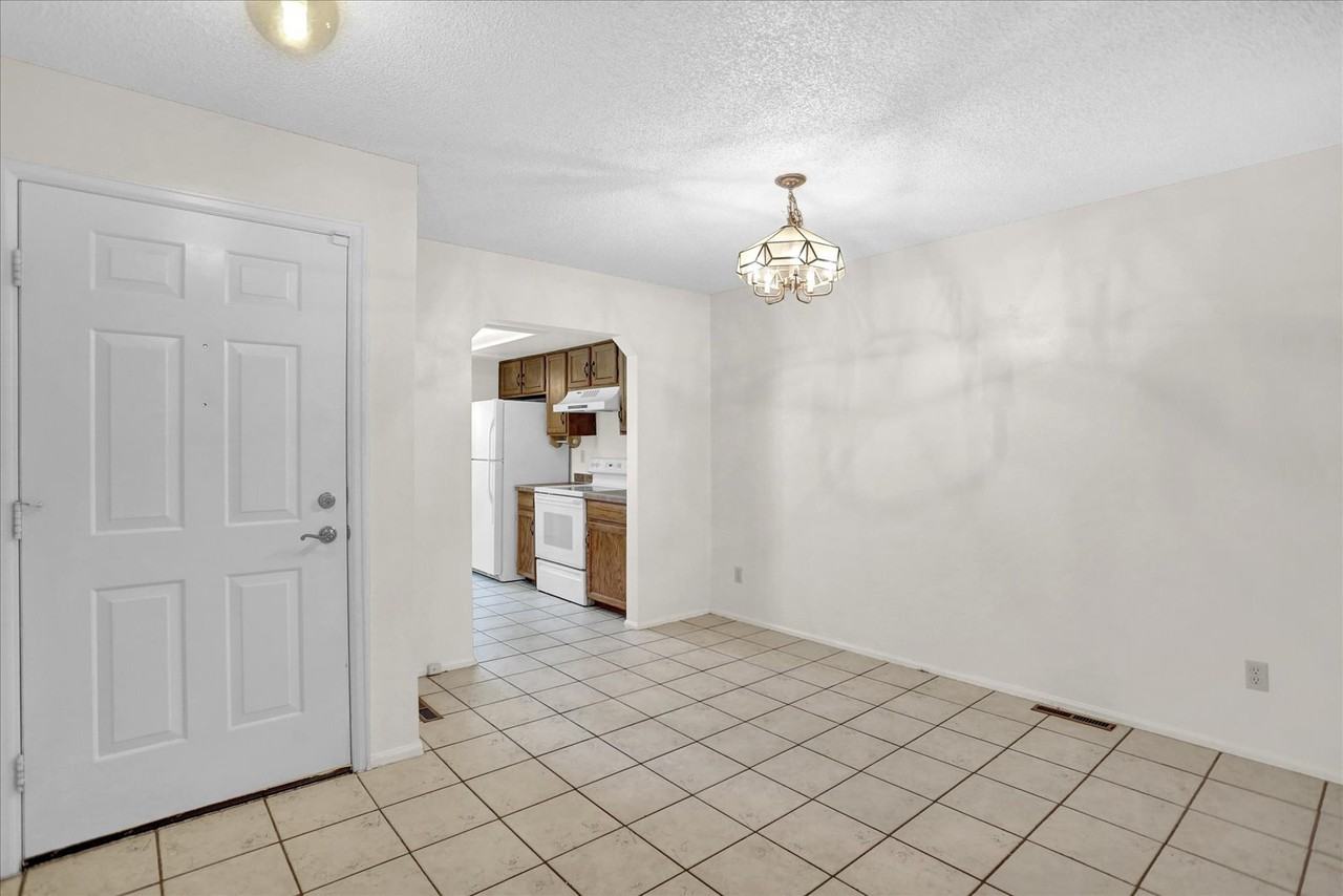 4604 S Fraser Ct #D - Photo 4 of 29