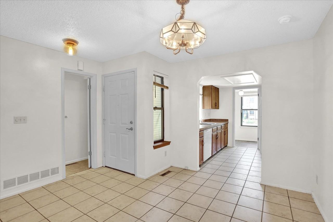 4604 S Fraser Ct #D - Photo 5 of 29