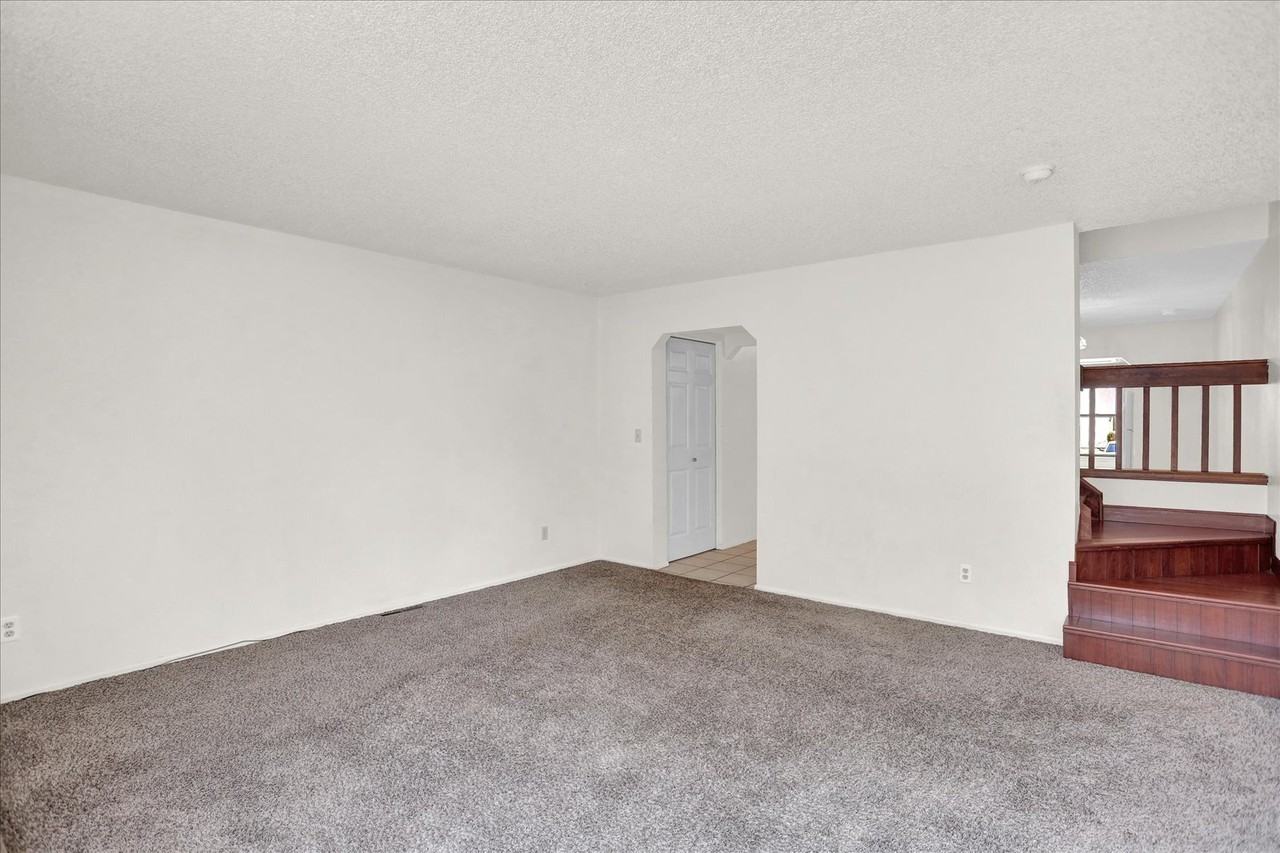 4604 S Fraser Ct #D - Photo 7 of 29