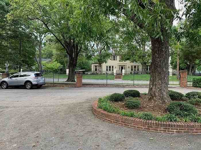 1405 Governors Ct - Photo 3 of 18