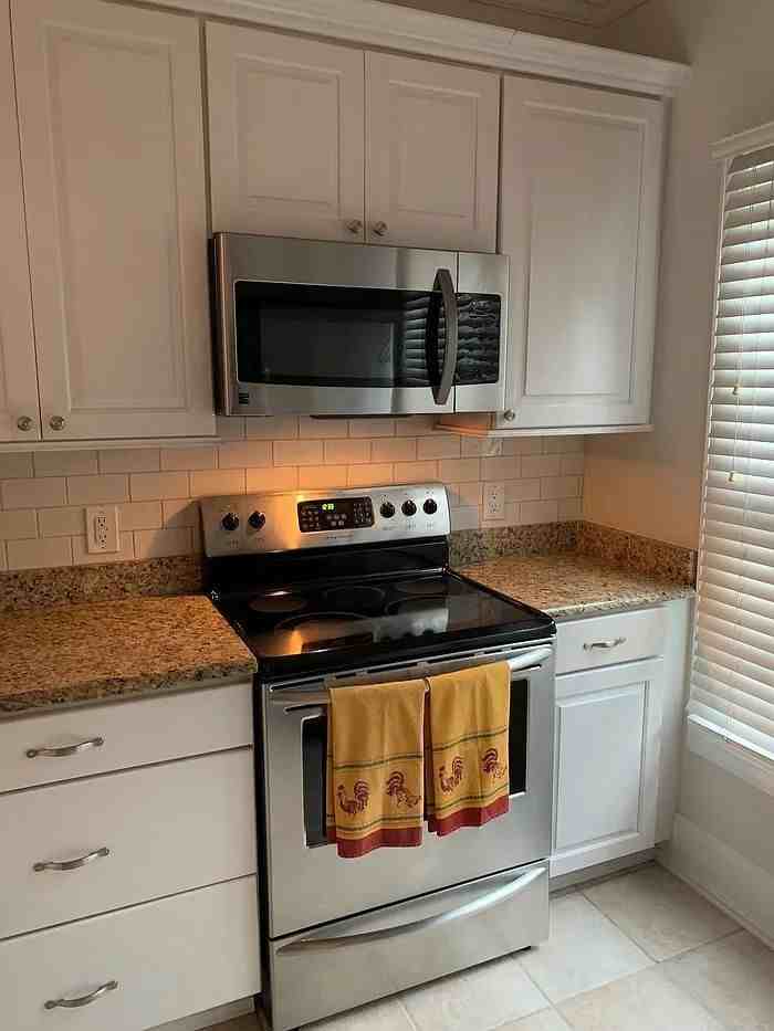 1405 Governors Ct - Photo 4 of 18